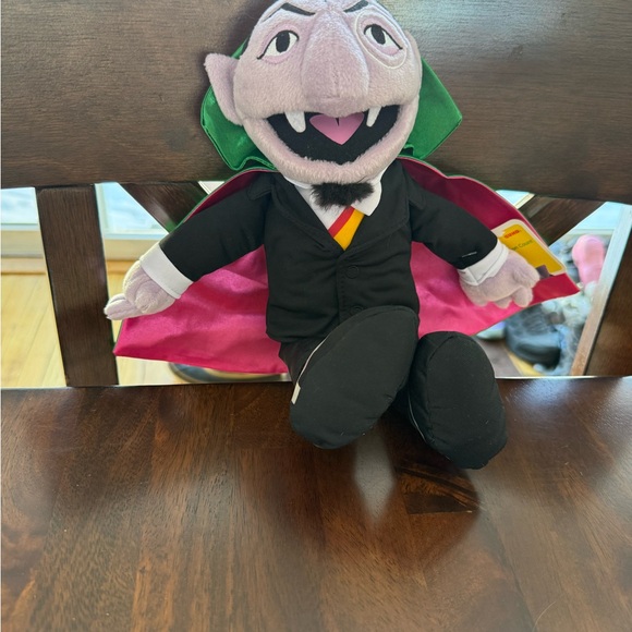Gund Count von Count Plush with Black Cape - Picture 2 of 5